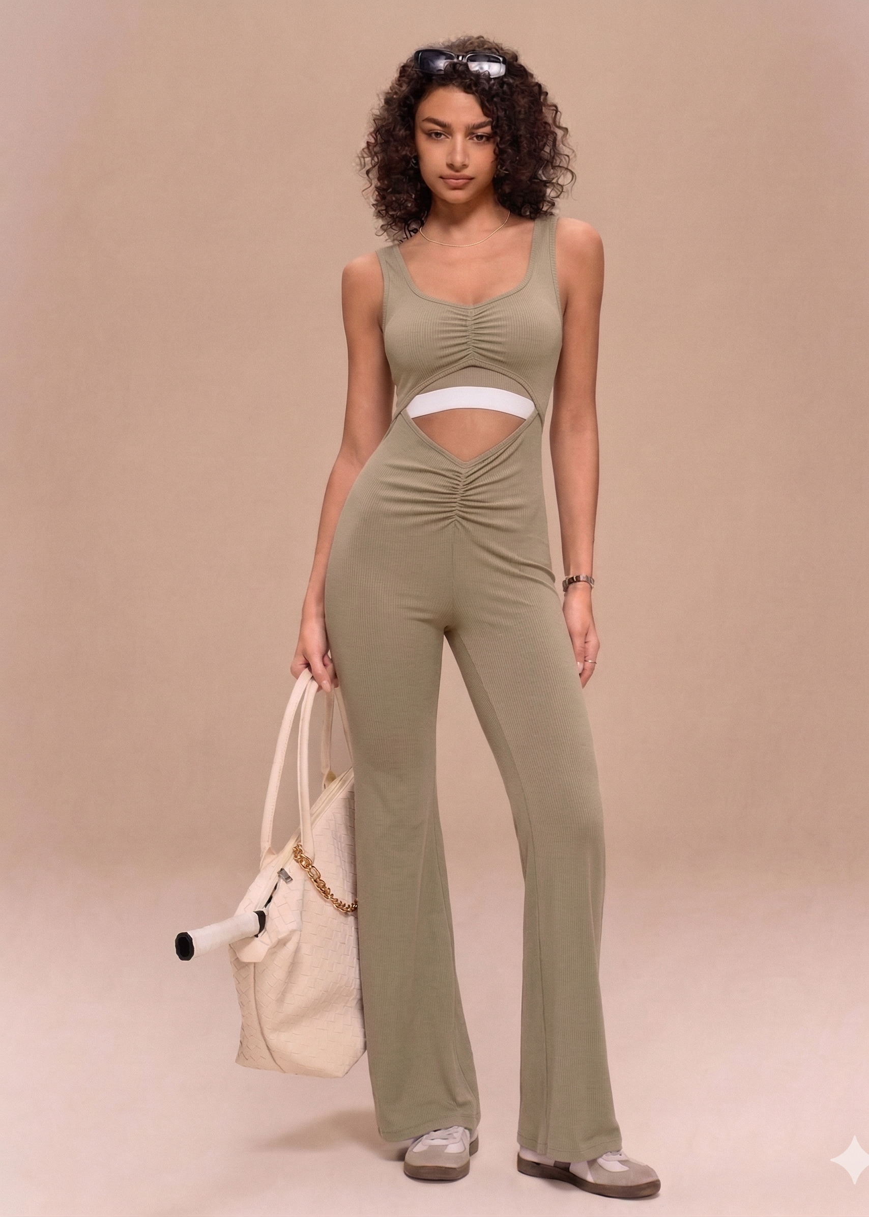 Mono SculptFit con Cut-Out – Estilo y Figura Perfecta